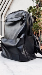 Carbon Fiber Traveller's 16" Laptop Backpack