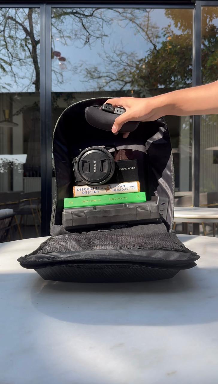 Carbon Fiber Traveller's 16" Laptop Backpack