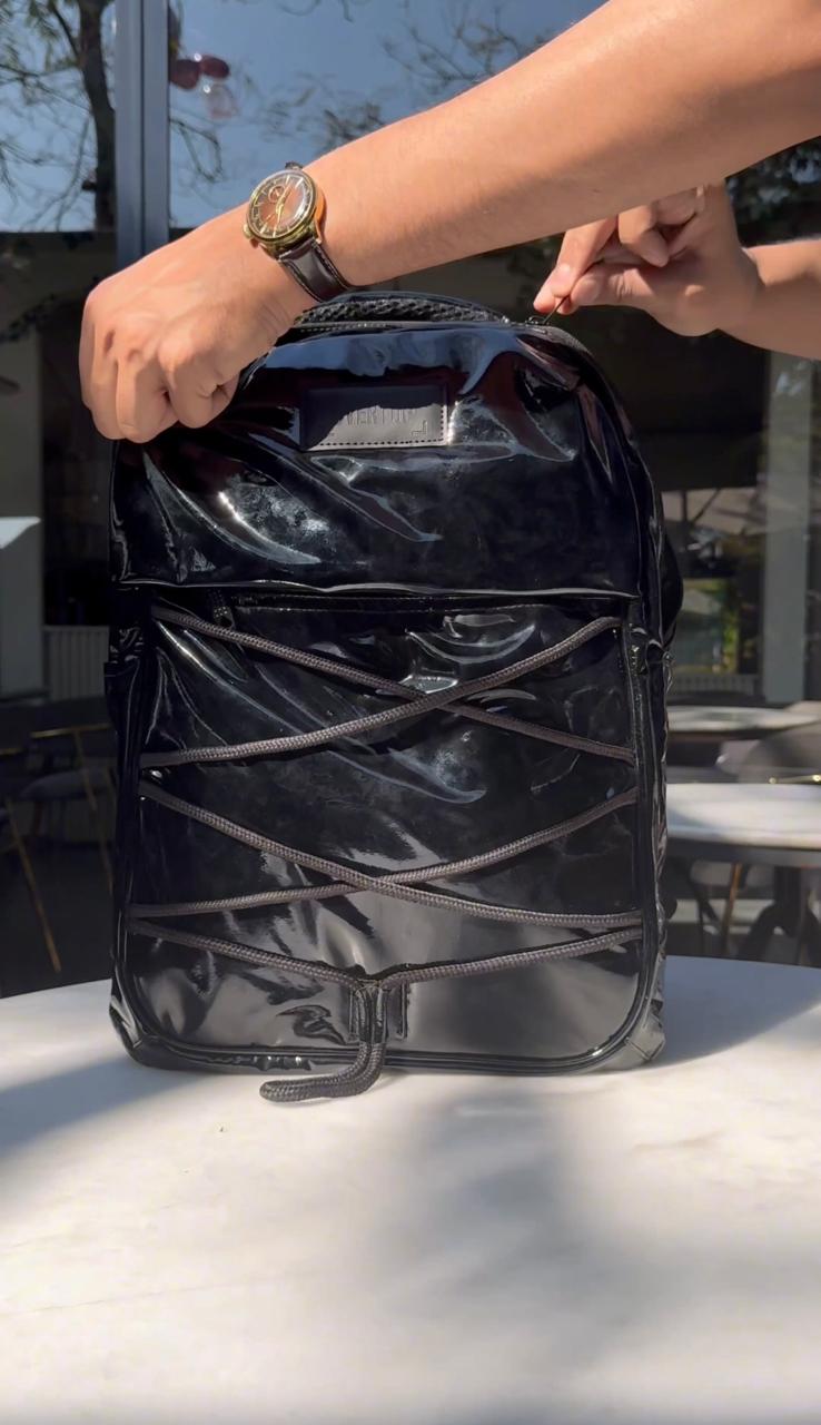 Carbon Fiber Traveller's 16" Laptop Backpack